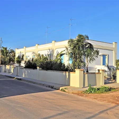 Belvilla By Oyo Bianco Azzurro Apartment *